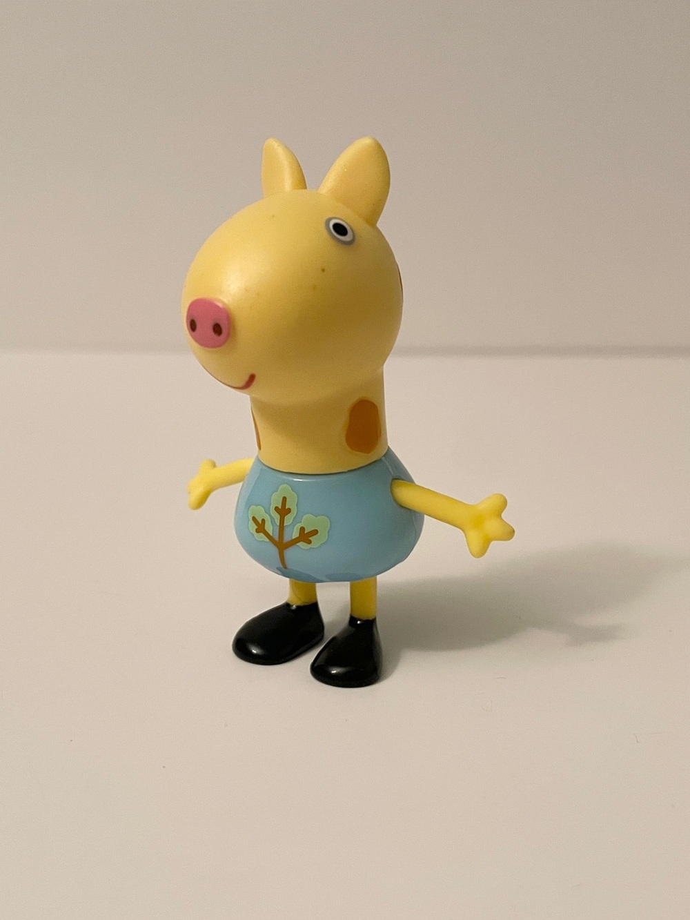 Hasbro Peppa Pig Gerald Giraffe 3" Articulated Figure Blue Shirt Tree⁠